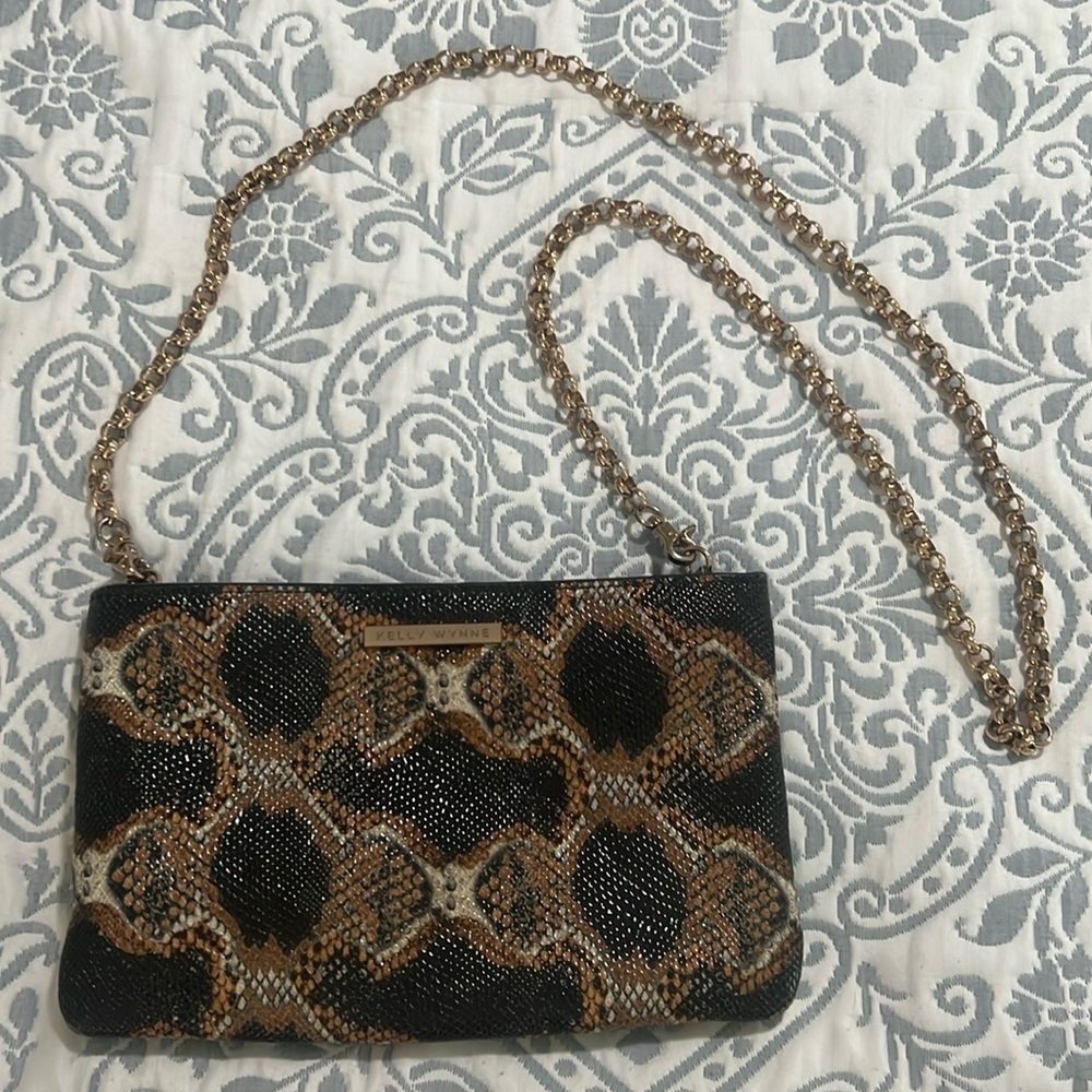 Kelly Wynne purse